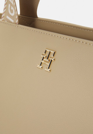 Tommy Hilfiger TOMMY LIFE TOTE Handbag beige TOMMY LIFE TOTE Сумка бежевый