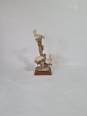 Композиция декоративная винтажная &quot;3 белых голубя на дереве&quot; Capodimonte, 19 x 9 см, Италия, 1950-60гг.