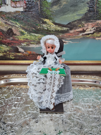 Фигурка винтажная "Бабушка c пряжей на стуле", 15 см, Германия, 1960-70гг.