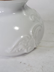 Ваза винтажная Royal KPM Bavaria, белая с золотистой каймой, фарфор, ручная работа, 9 см, Германия, 1970-80гг.