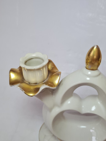 Gerold Porzellan Bavaria Белый фарфоровый подсвечник с обильной позолотой, на две свечи, 15 x 16 см, Германия, 1960-70гг.