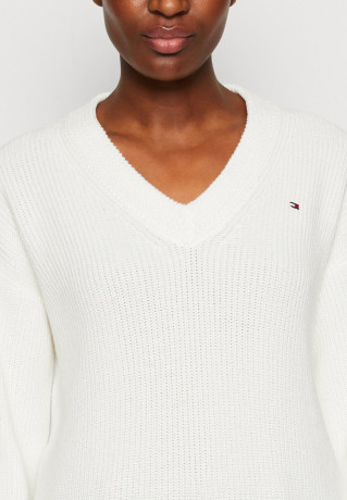 Tommy Hilfiger SWEATER Jumper ecru СВИТЕРА Джемперы экрю