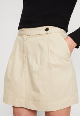Tommy Hilfiger CO MINI Mini skirt light sandalwood CO MINI Мини-юбка светлое сандаловое дерево