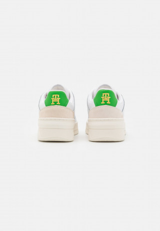 Tommy Hilfiger BASKET Trainers white/galvanicgreen КОРЗИНА кроссовки белый/гальванический зеленый