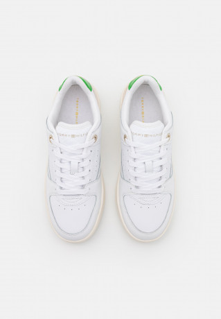 Tommy Hilfiger BASKET Trainers white/galvanicgreen КОРЗИНА кроссовки белый/гальванический зеленый