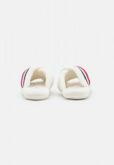 Tommy Hilfiger COMFY HOME SLIPPERS WITH STRAPS Slippers ecru КОМФОРТНЫЕ ДОМАШНИЕ ТАПОЧКИ С РЕМНЯМИ Тапочки экрю