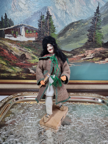 Фигурка винтажная "Дровосек в этническом костюме", 24 см, Румыния, 1960-70гг.