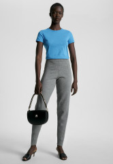 Tommy Hilfiger 1985 C NK SS Basic T-shirt iconic blue 1985 C NK SS — базовая футболка знаковый синий