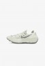 Nike Sportswear SPACE HIPPIE Sneaker low light bone summit sail SPACE HIPPIE Низкие кроссовки женские легкий костяной вершинный парус