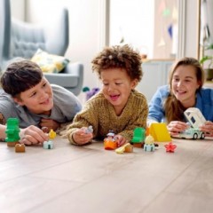 LEGO LEGO DUPLO 10946 Familienabenteuer mit Campingbus LEGO DUPLO 10946 Семейные приключения на автофургоне