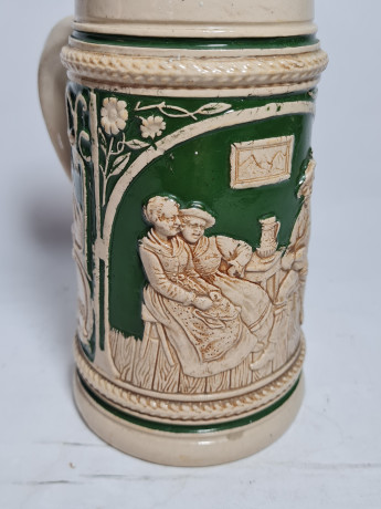 Немецкая пивная кружка винтажная W.Germany в бежево-зеленых тонах, керамика, 0.5 л, 15.5 см, Германия, 1970-80гг.