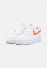 Nike Sportswear AIR FORCE 1 07 ESS SNKR Sneaker low white/rush orange AIR FORCE 1 07 ESS SNKR кроссовки женские низкие белый/оранжевый