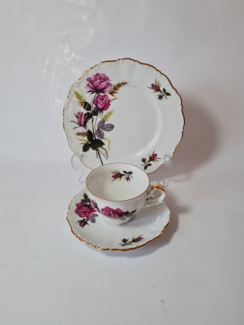 Seltmann Weiden Чайное трио с позолоченным ободком "Розы" , Германия, 1960-70гг.
