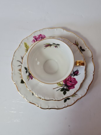 Seltmann Weiden Чайное трио с позолоченным ободком "Розы" , Германия, 1960-70гг.