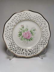 Schumann Arzberg Bavaria, Шуман Арцберг Бавария Винтажное блюдо с розой ручной росписи в центре и ажурным прорезанным ободком, 19см, Германия 1960г.