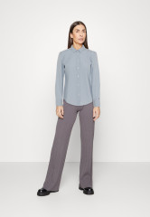 Tommy Hilfiger FIL A FIL REGULAR Button-down blouse breezy blue FIL A FIL REGULAR Блузка на пуговицах свежий синий