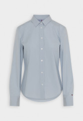 Tommy Hilfiger FIL A FIL REGULAR Button-down blouse breezy blue FIL A FIL REGULAR Блузка на пуговицах свежий синий