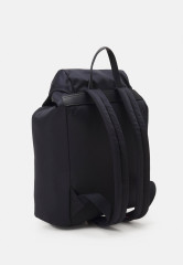 Tommy Hilfiger FLOW FLAP BACKPACK Rucksack space blue РЮКЗАК FLOW FLAP Рюкзак космический синий