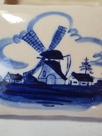 Шкатулка винтажная Delft Blue, дельфтский фарфор с рисунком в синих тонах "Мельница", 10,5 x 8,5 x 5,5 см, Голландия, 1960-70гг.
