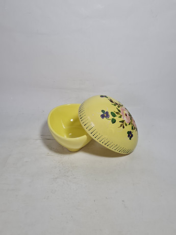 Шкатулка винтажная Im Stil Lefton China в форме яйца, в желтых тонах с цветочным декором, керамика, 11 х 11 см, Германия, 1970-80гг.
