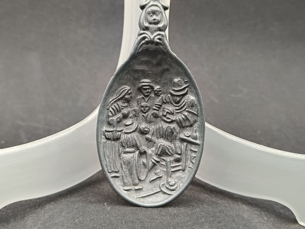 Ложка винтажная Jan Steen Pewter, сувенирная, с объемным декором, фигурками на ручке, олово, 17.5 см, Голландия, 1950-60гг.