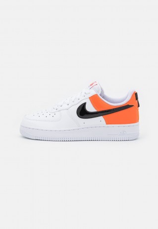 Nike Sportswear AIR FORCE 1 07 ESS SNKR Sneaker low white/black/brilliant orange AIR FORCE 1 07 ESS SNKR кроссовки женские низкие белый/черный/ярко-оранжевый