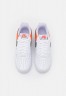Nike Sportswear AIR FORCE 1 07 ESS SNKR Sneaker low white/black/brilliant orange AIR FORCE 1 07 ESS SNKR кроссовки женские низкие белый/черный/ярко-оранжевый