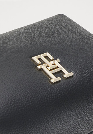 Tommy Hilfiger CASUAL CROSSOVER Across body bag black CASUAL CROSSOVER Сумка через плечо черный