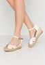 Tommy Hilfiger BASIC OPENED TOE MID WEDGE Espadrilles ivory БАЗОВАЯ СТАТЬЯ С ОТКРЫТЫМ НОСКОМ Эспадрильи слоновая кость