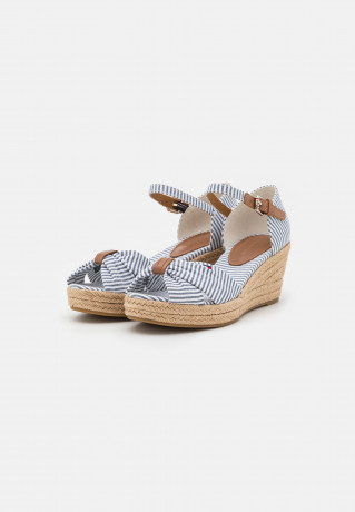 Tommy Hilfiger HIGH WEDGE Platform sandals seersucker/bluecoast HIGH WEDGE Сандалии на платформе Сирсакер / Блюкост