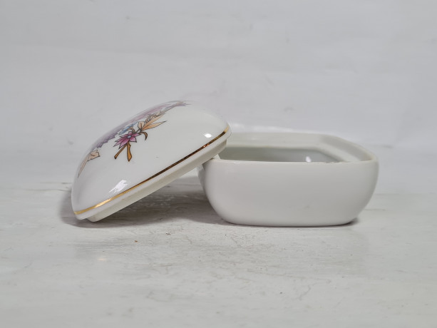 Шкатулка винтажная Hollohaza с цветочным декором, прямоугольной формы, фарфор, 9.5 х 7 см, Венгрия, 1970-80гг.