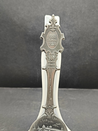 Ложка винтажная WMF Zinn "Крепость Мариенберг", юбилейная, олово, 19 см, Германия, 1988 год.