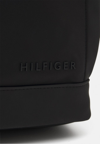 Tommy Hilfiger TECH ESSENTIAL ROLLTOP BACKPACK UNISEX Rucksack black РЮКЗАК TECH ESSENTIAL ROLLTOP UNISEX Рюкзак черный