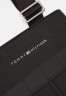 Tommy Hilfiger ELEVATED MINI CROSSOVER UNISEX Across body bag black ELEVATED MINI CROSSOVER UNISEX Сумка через плечо черный