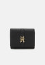 Tommy Hilfiger PLUSH FLAP WALLET Wallet black КОШЕЛЕК С ПЛЮШЕВЫМ КЛАПАНОМ Бумажник черный