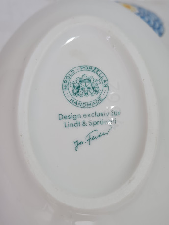 Шкатулка винтажная Gerold в форме яйца с крышкой, декор синие цветы, фарфор, 15 x 11 x 11 см, Германия, 1960-1970гг.