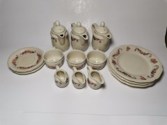 Hutschenreuther Selbe,  Хутченройтер селбе Фарфоровый Кофейный сервиз на 3 персоны, матовый фарфор с элегантной ручной росписью, 15 предметов, Германия 1960г.