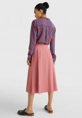 Tommy Hilfiger MONOGRAM EMBROIDERY MIDI A-line skirt english pink MONOGRAM EMBROIDERY МИДИ Юбка А-силуэта английский розовый