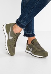 Nike Sportswear INTERNATIONALIST Sneaker low med olive/white INTERNATIONALIST Низкие кроссовки женские средний оливковый/белый