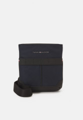 Tommy Hilfiger ELEVATED MINI CROSSOVER UNISEX Across body bag Space Blue ELEVATED MINI CROSSOVER UNISEX Сумка через плечо КосмосСиний