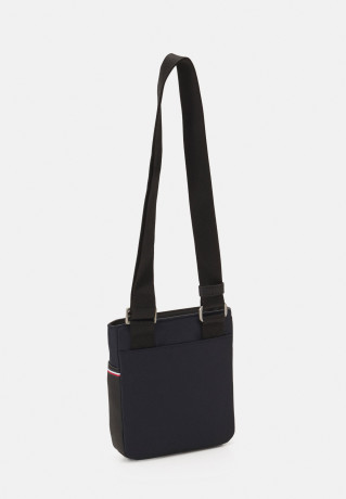 Tommy Hilfiger ELEVATED MINI CROSSOVER UNISEX Across body bag Space Blue ELEVATED MINI CROSSOVER UNISEX Сумка через плечо КосмосСиний
