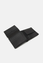 Tommy Hilfiger MODERN CC FLAP COIN Wallet black MODERN CC FLAP COIN Бумажник черный