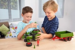 Revell Revell Junior Kit Traktor  Anhanger mit Figur Прицеп тракторный Revell Junior Kit с фигуркой