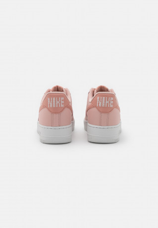 Nike Sportswear AIR FORCE 1 07 Sneaker low pink oxford/rose whisper/summit white AIR FORCE 1 07 Низкие кроссовки женские розовый оксфорд/розовый шепот/саммит белый