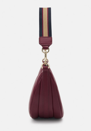 Tommy Hilfiger LIFE SHOULDER BAG Handbag rouge СУМКА НА ПЛЕЧО LIFE Сумка румяна