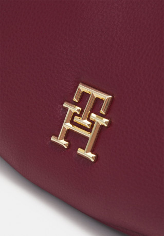 Tommy Hilfiger LIFE SHOULDER BAG Handbag rouge СУМКА НА ПЛЕЧО LIFE Сумка румяна