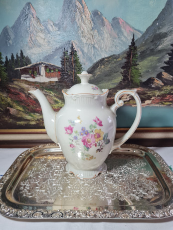 Чайник винтажный R Bavaria в кремово-розовых тонах с цветочным декором, фигурный край, фарфор, 26 см, Германия, 1960-70гг.