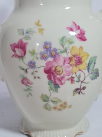 Чайник винтажный R Bavaria в кремово-розовых тонах с цветочным декором, фигурный край, фарфор, 26 см, Германия, 1960-70гг.