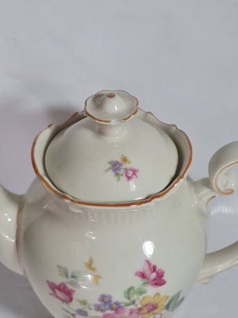 Чайник винтажный R Bavaria в кремово-розовых тонах с цветочным декором, фигурный край, фарфор, 26 см, Германия, 1960-70гг.