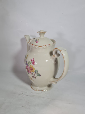 Чайник винтажный R Bavaria в кремово-розовых тонах с цветочным декором, фигурный край, фарфор, 26 см, Германия, 1960-70гг.